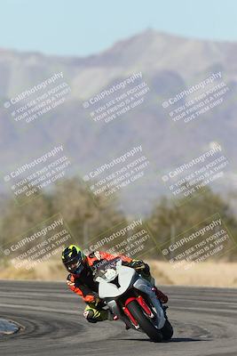 media/Dec-04-2025-Racers Edge (Thu) [[5ebc9f124d]]/3-B Group/1-Session 1 (Turn 7)/